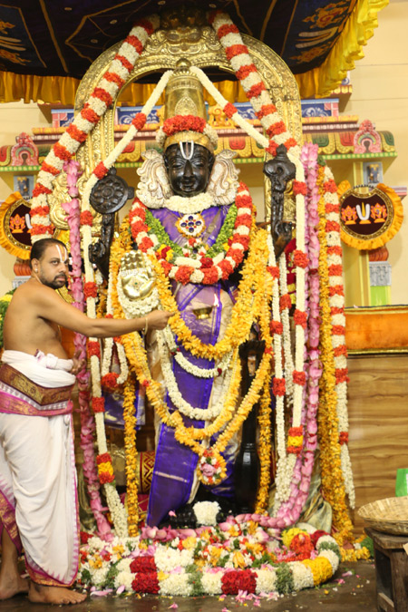 Live Chennai: Athi Varadar darshan now in standing posture,Athi Varadar ...